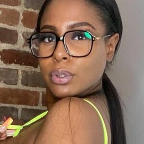 Fat Booty Bae model perfect pictures