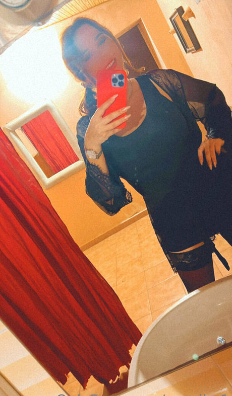 monika1 art star pic