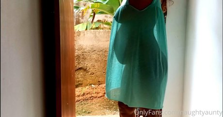 naughtyaunty thumbnail