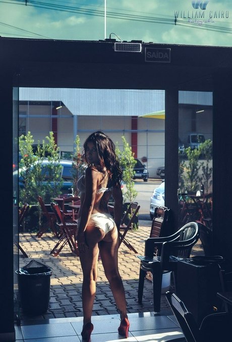 Paula Ribeiro free model pics