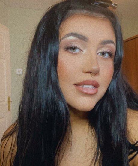 ASMR Cailin hd model pic