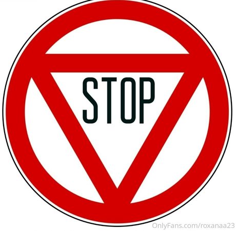 roxanaa23 erotic model archive