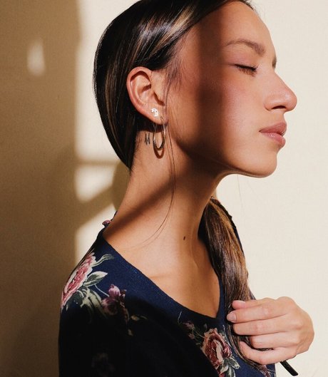 Daniworld nude model pic