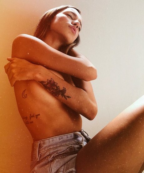 Daniworld sex model images