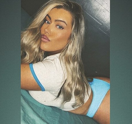 Shannon Wright star adult photo