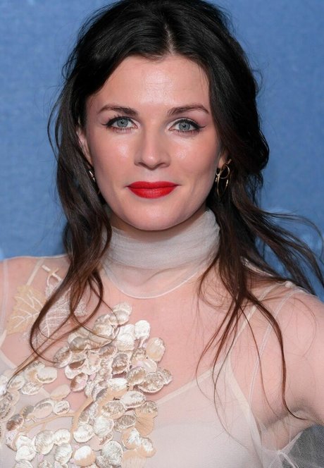 Aisling Bea model hot pictures