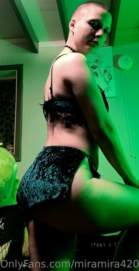 miramira420 pornstar top pic