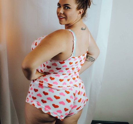 Ashleigh Dunn sexy star pictures