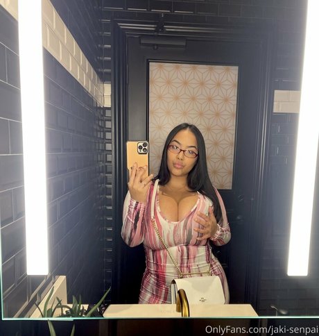 Jaki Oppai nude actress picture