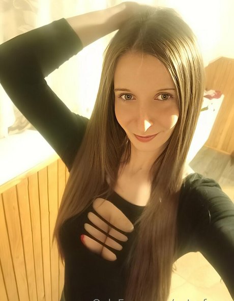 mirror selfie onlyfans nudes picture