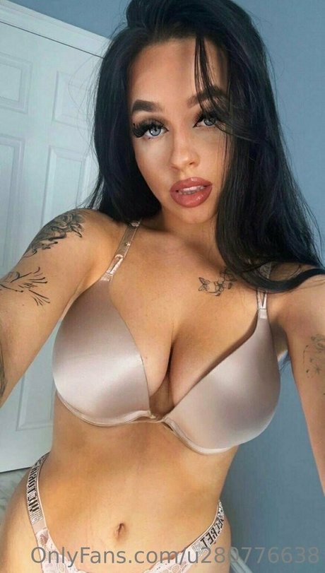 bellabrooksxo adult actress picture