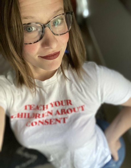 sexttherapy model hot images