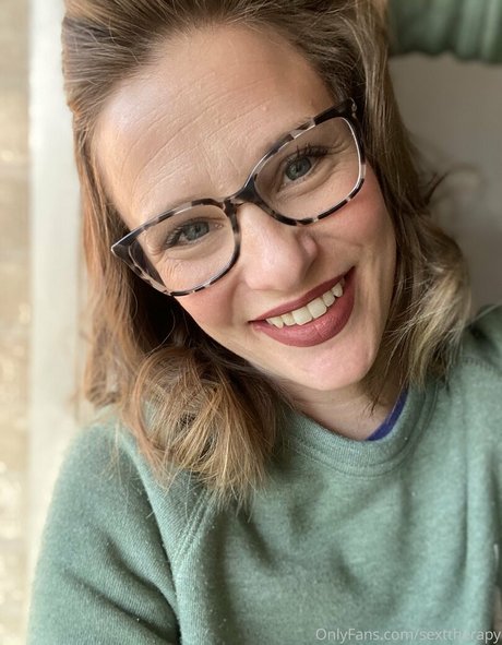 sexttherapy model nice pictures