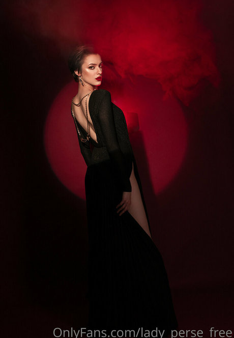 lady perse free model hot galleries
