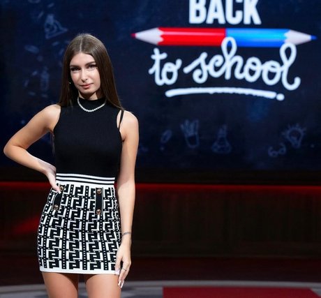 Elisa Esposito profile pic