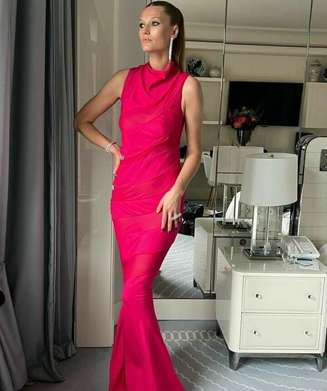 Toni Garrn pornstar adult galleries