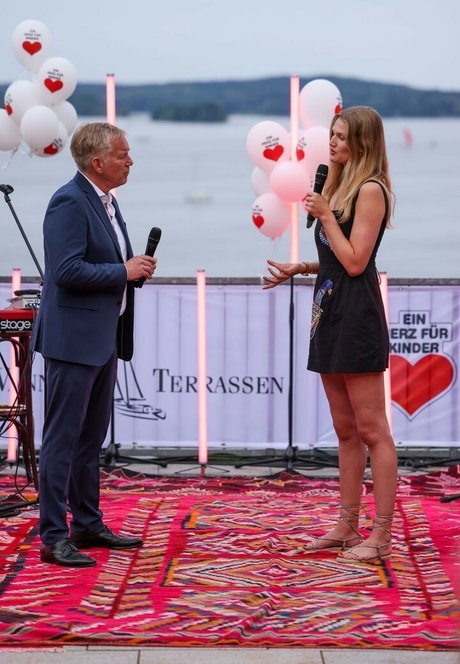 Toni Garrn model adult galleries