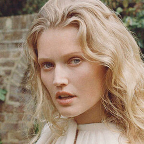 Toni Garrn star art images