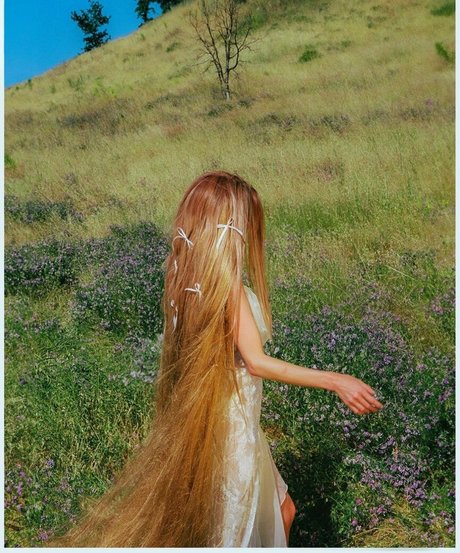 Anne Winters nice model pic