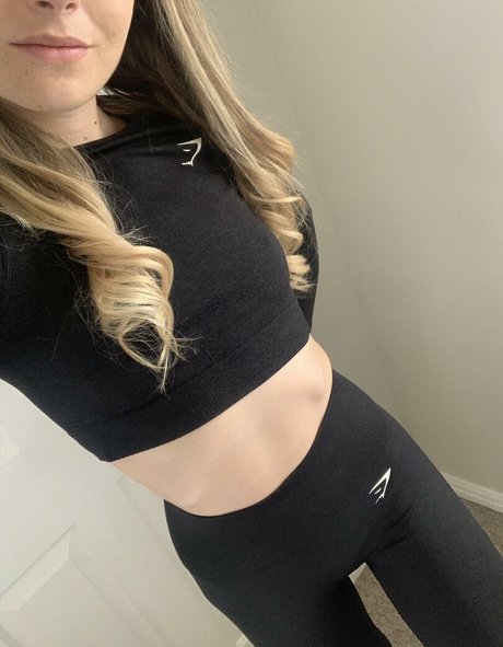 Few Appearance 2924 hot actress pictures