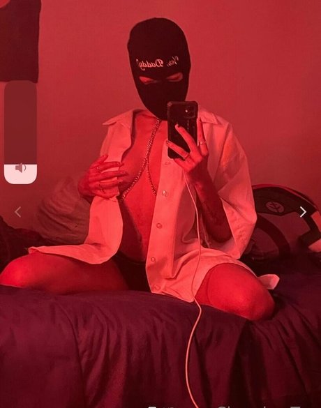 Chronixx tay model picture