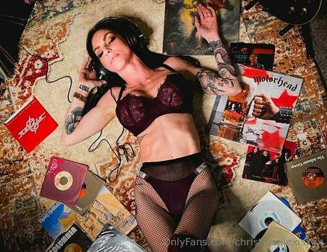 christinealexisxxx naked model galleries