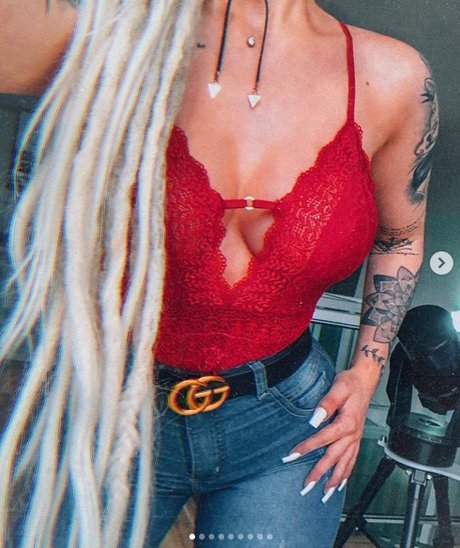 Victoria Macan free model images