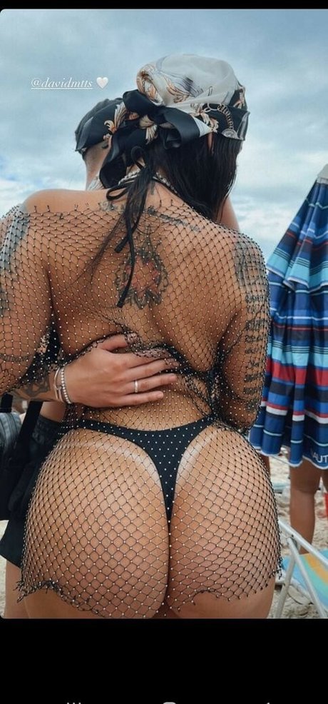 Victoria Macan model images