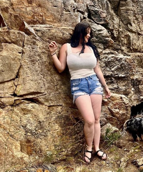 Marilee Golden model pretty picture