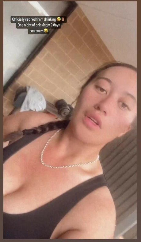 lyn ahayz erotic star picture