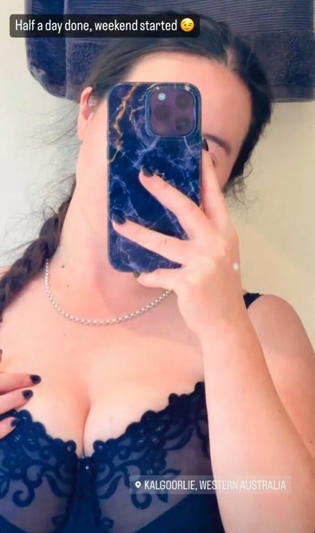 lyn ahayz hot pornstar pictures