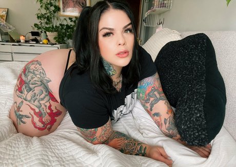 sugarbootycb model naked gallery