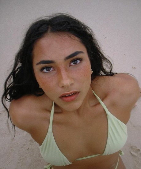 Sienna Mae Gomez hd model galleries