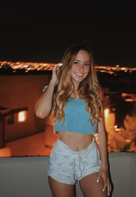 Charlotte Bregman hot model galleries