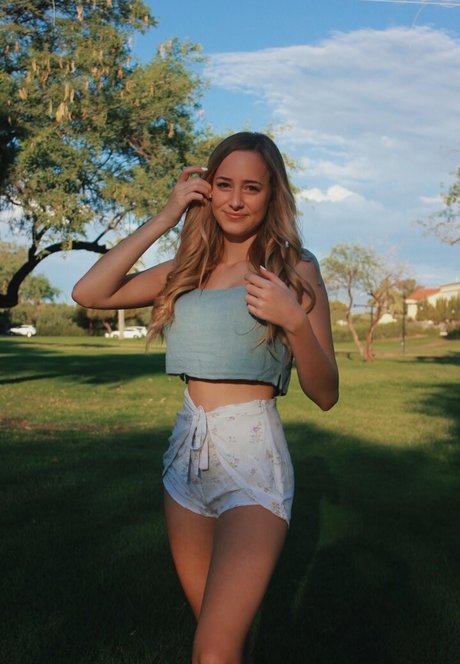 Charlotte Bregman art model archive