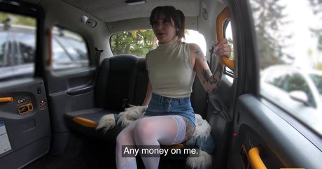 vilevixen69 naked model img