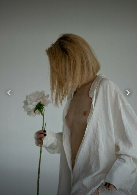 Lttlxkttn sexy model photo