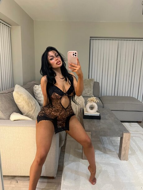 Hollyydollyy exclusive model archive