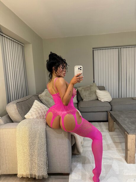 Hollyydollyy xxx model pictures