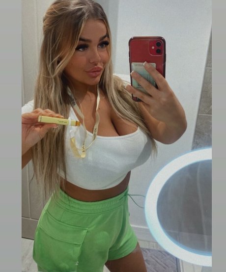 Kayleigh Thomsen sexy model image