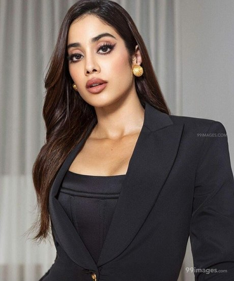 Janhvi Kapoor xxx pornstar img