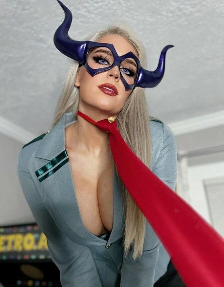 MadEm Lush pornstar nude galleries