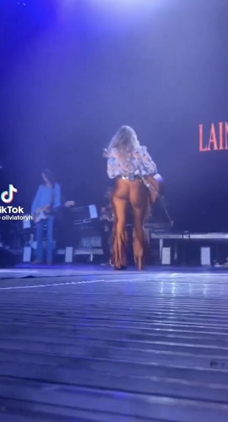 Lainey Wilson porn model archive