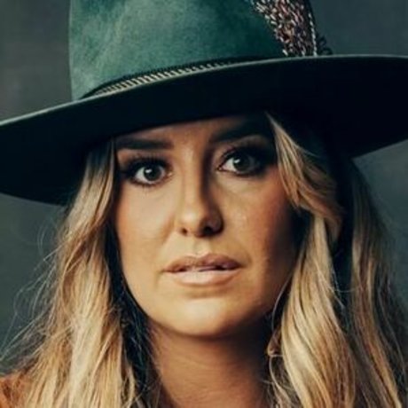 Lainey Wilson star perfect gallery