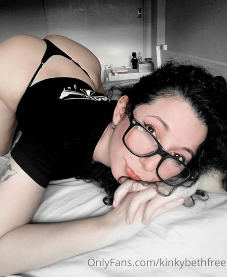 urgoddesspandora naked actress images