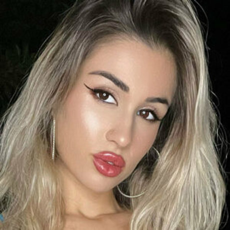 crisvqueenvip exclusive model images