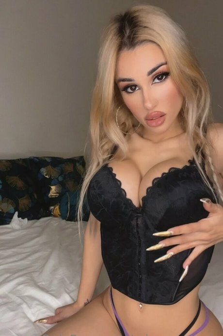 crisvqueenvip star xxx gallery