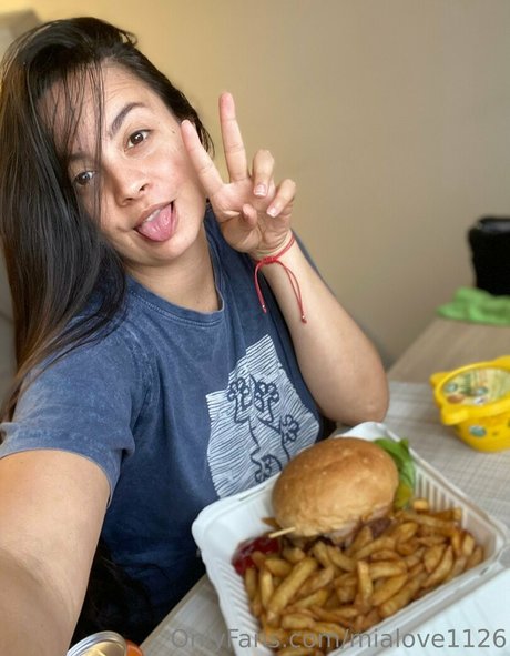 mialove1126 sex model pics