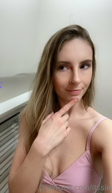 itssie hd model photo