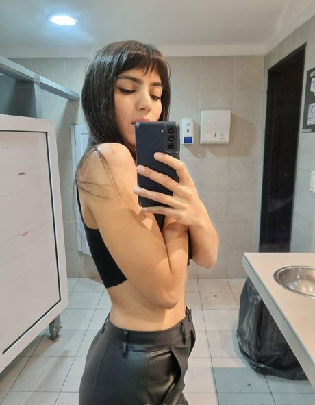 almiibar porn actress pic